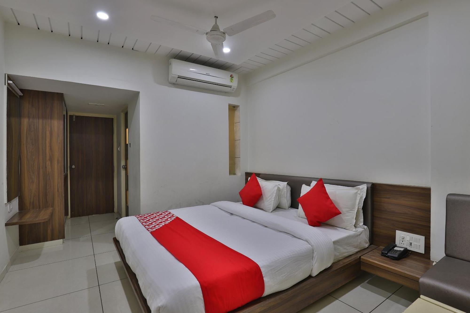 Hotel Collection O Panchsheel Vadodara Exterior foto