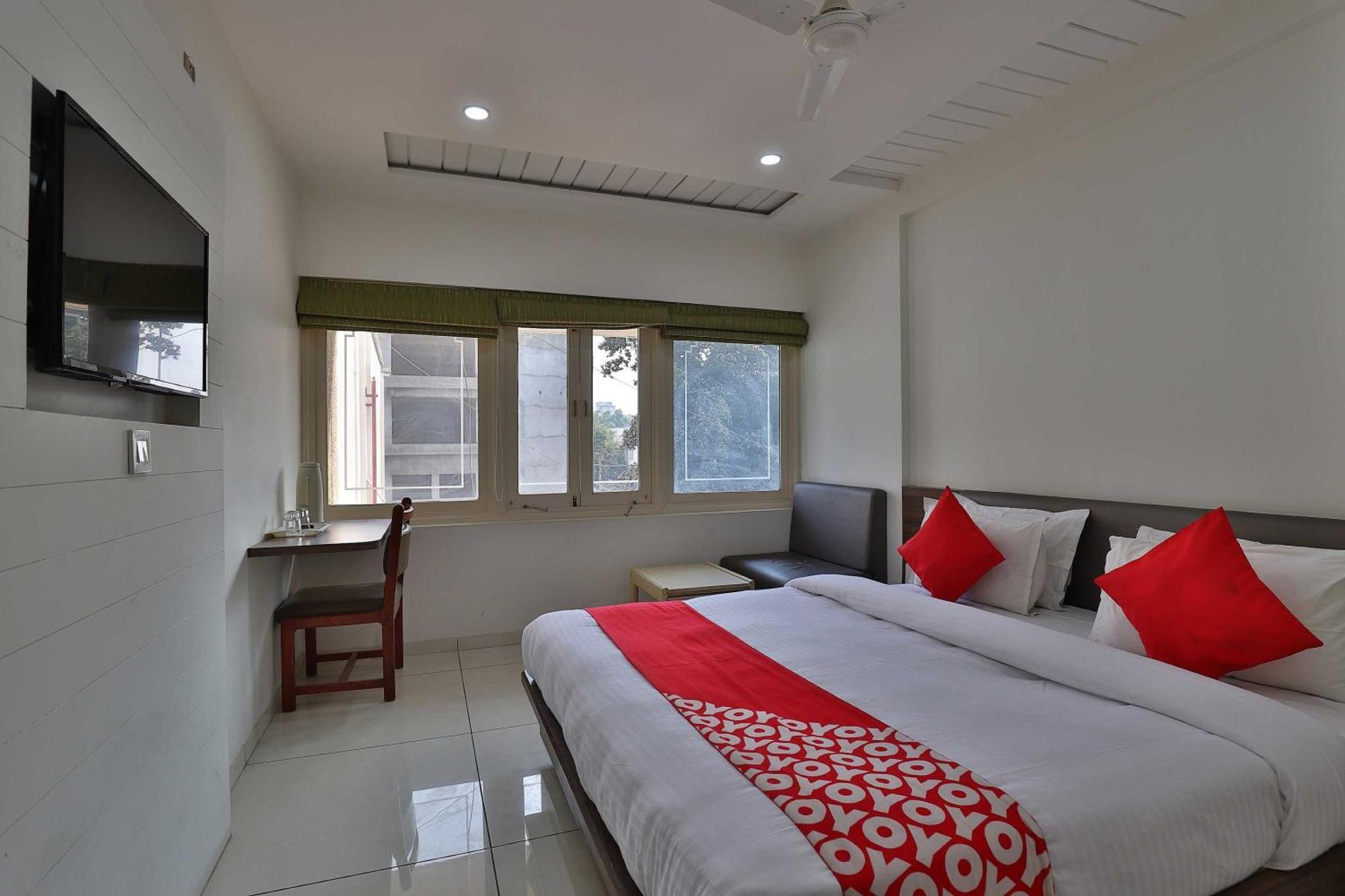 Hotel Collection O Panchsheel Vadodara Exterior foto