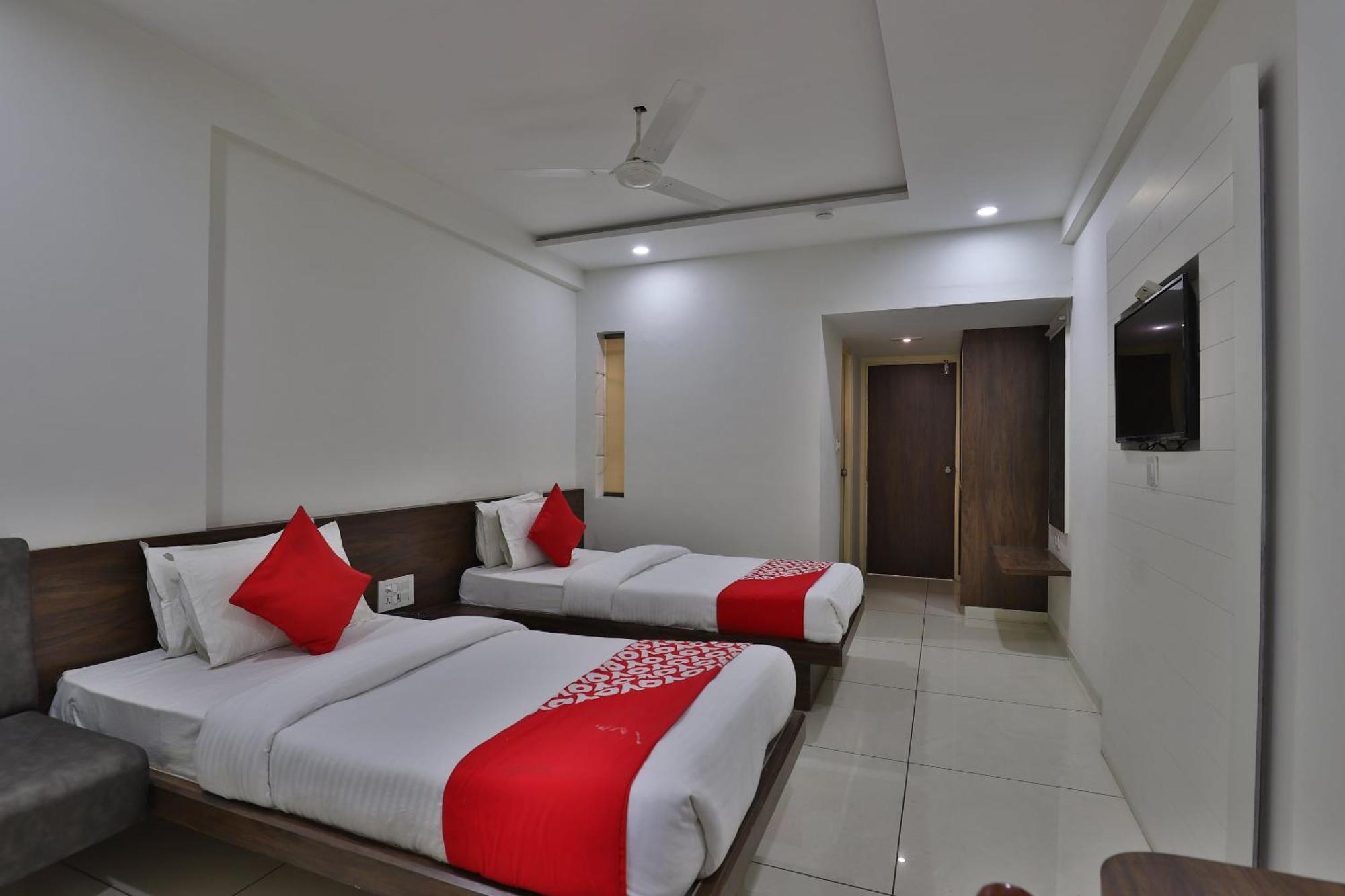Hotel Collection O Panchsheel Vadodara Exterior foto