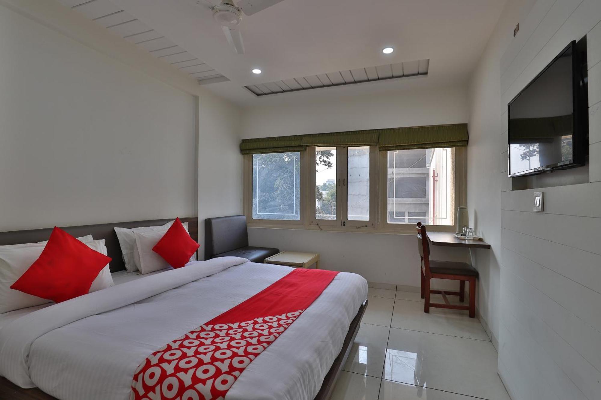Hotel Collection O Panchsheel Vadodara Exterior foto