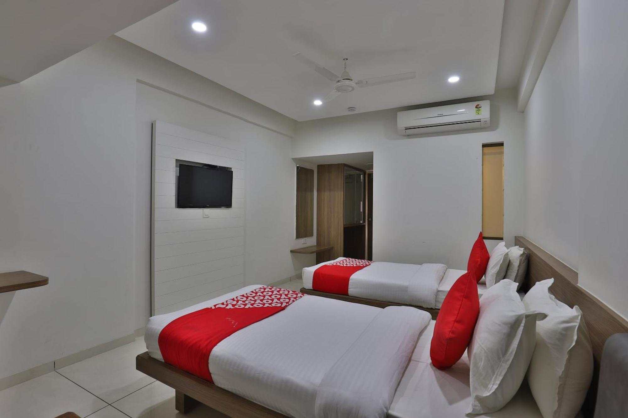 Hotel Collection O Panchsheel Vadodara Exterior foto