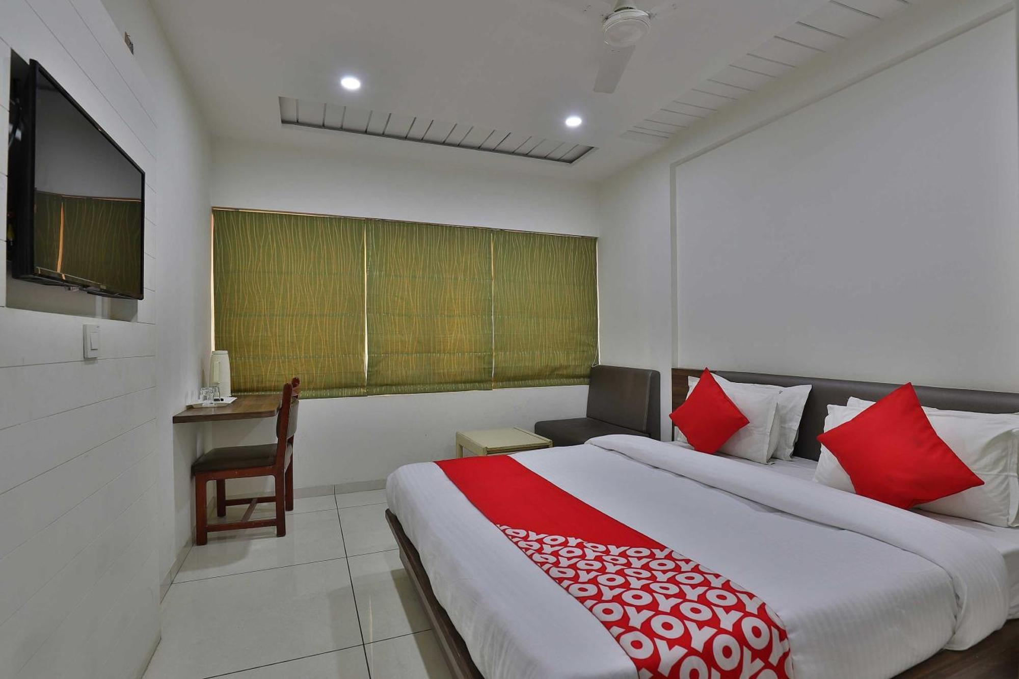 Hotel Collection O Panchsheel Vadodara Exterior foto